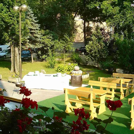 Benczur Отель 3*