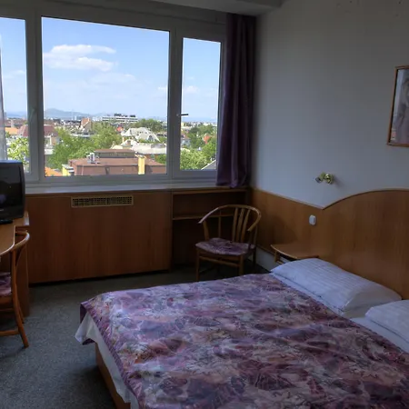 Benczur Отель 3*