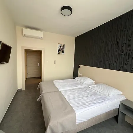 מלון Benczur 3*
