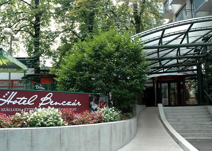 Hotel Benczur 3*