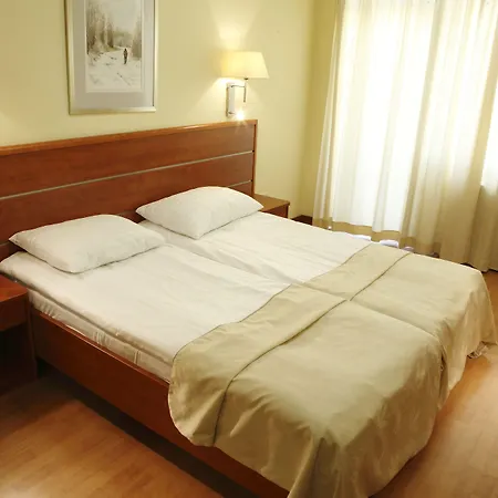Hotel Benczur